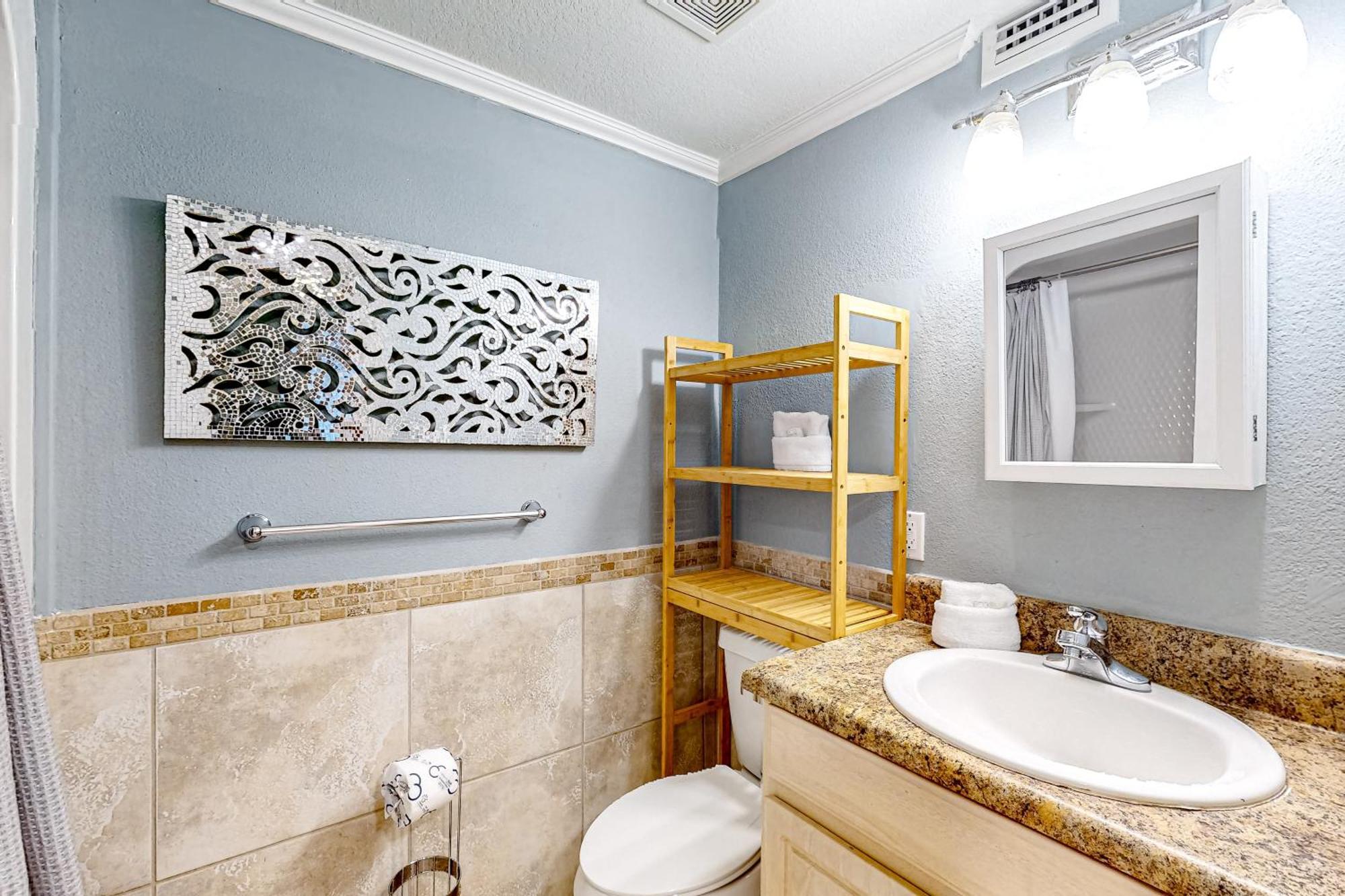 Dollar E201 Apartment