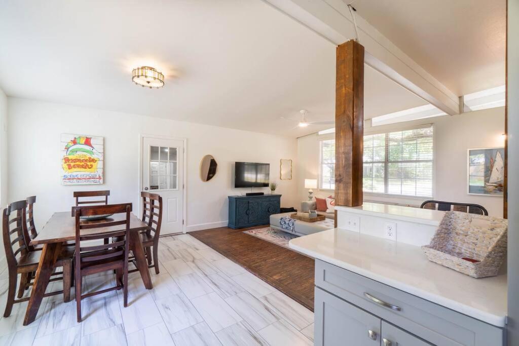 Red Flamingo - New Listing In Gulf Breeze Fl! *