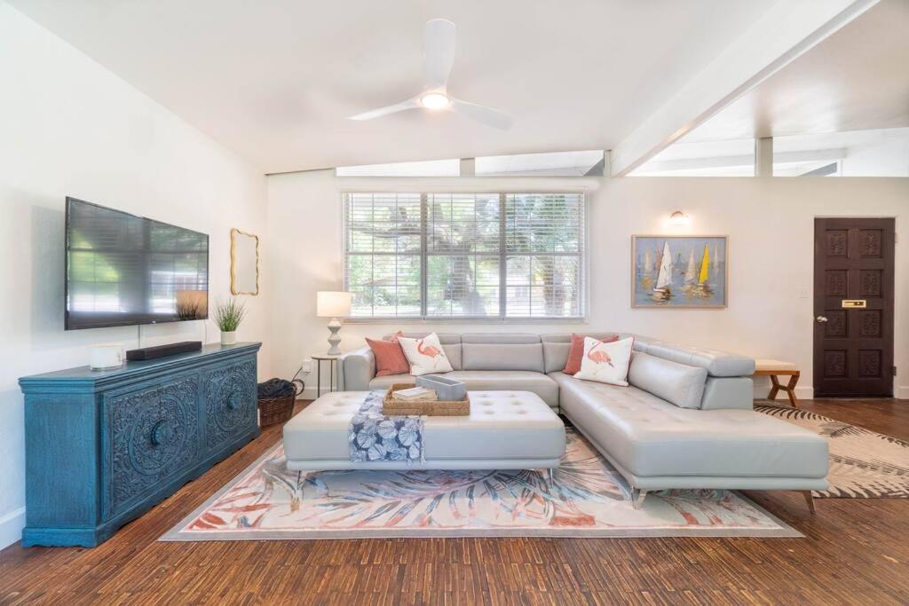 Red Flamingo - New Listing In Gulf Breeze Fl! Holiday home