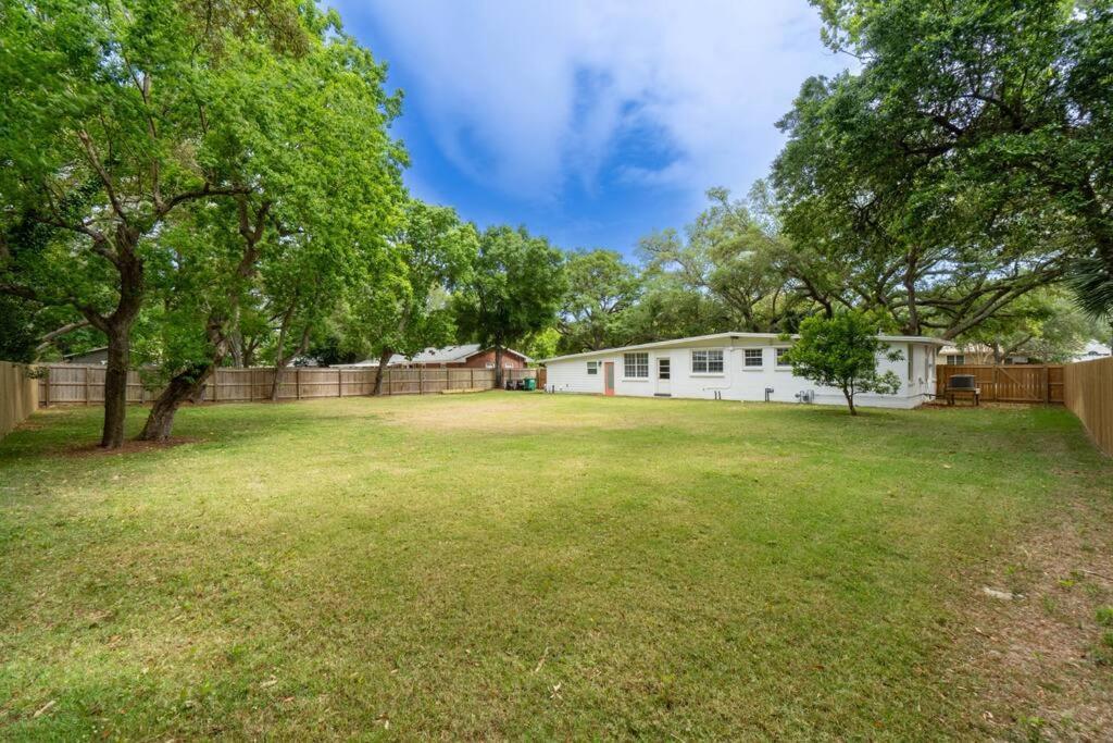 Red Flamingo - New Listing In Gulf Breeze Fl! Holiday home