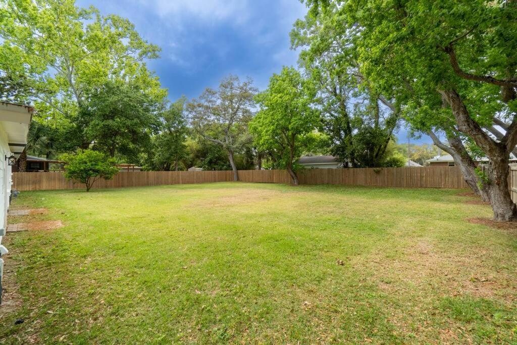 Red Flamingo - New Listing In Gulf Breeze Fl! Holiday home *