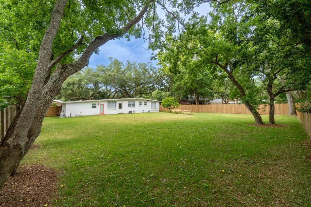 Holiday home Red Flamingo - New Listing In Gulf Breeze Fl! *