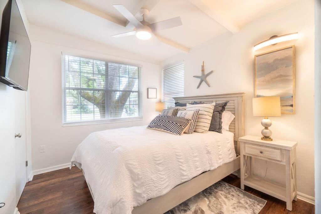 Red Flamingo - New Listing In Gulf Breeze Fl! Holiday home Pensacola Beach