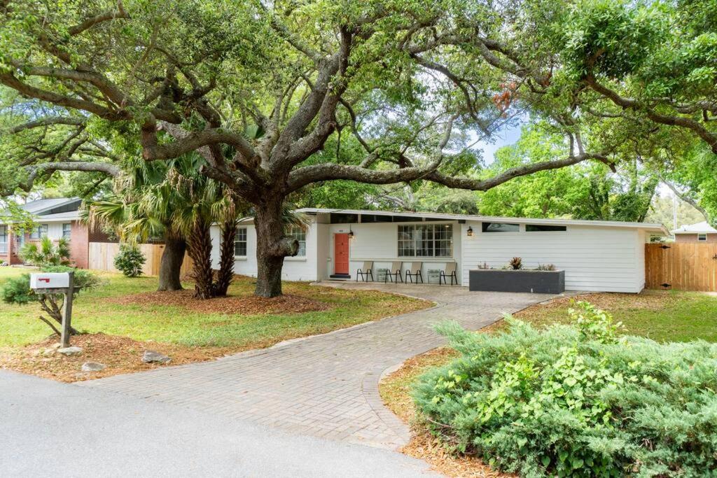 Red Flamingo - New Listing In Gulf Breeze Fl! * Pensacola Beach
