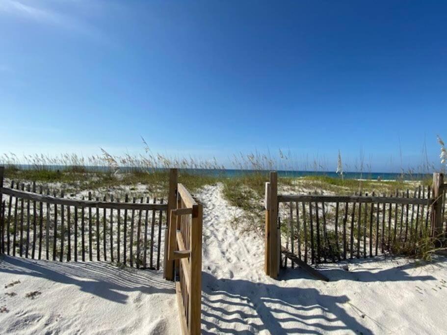 Holiday home Blue Angel - Gulf Front, Available Weekend!