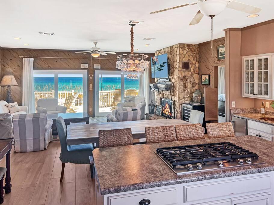 Blue Angel - Gulf Front, Available Weekend! Holiday home Pensacola Beach