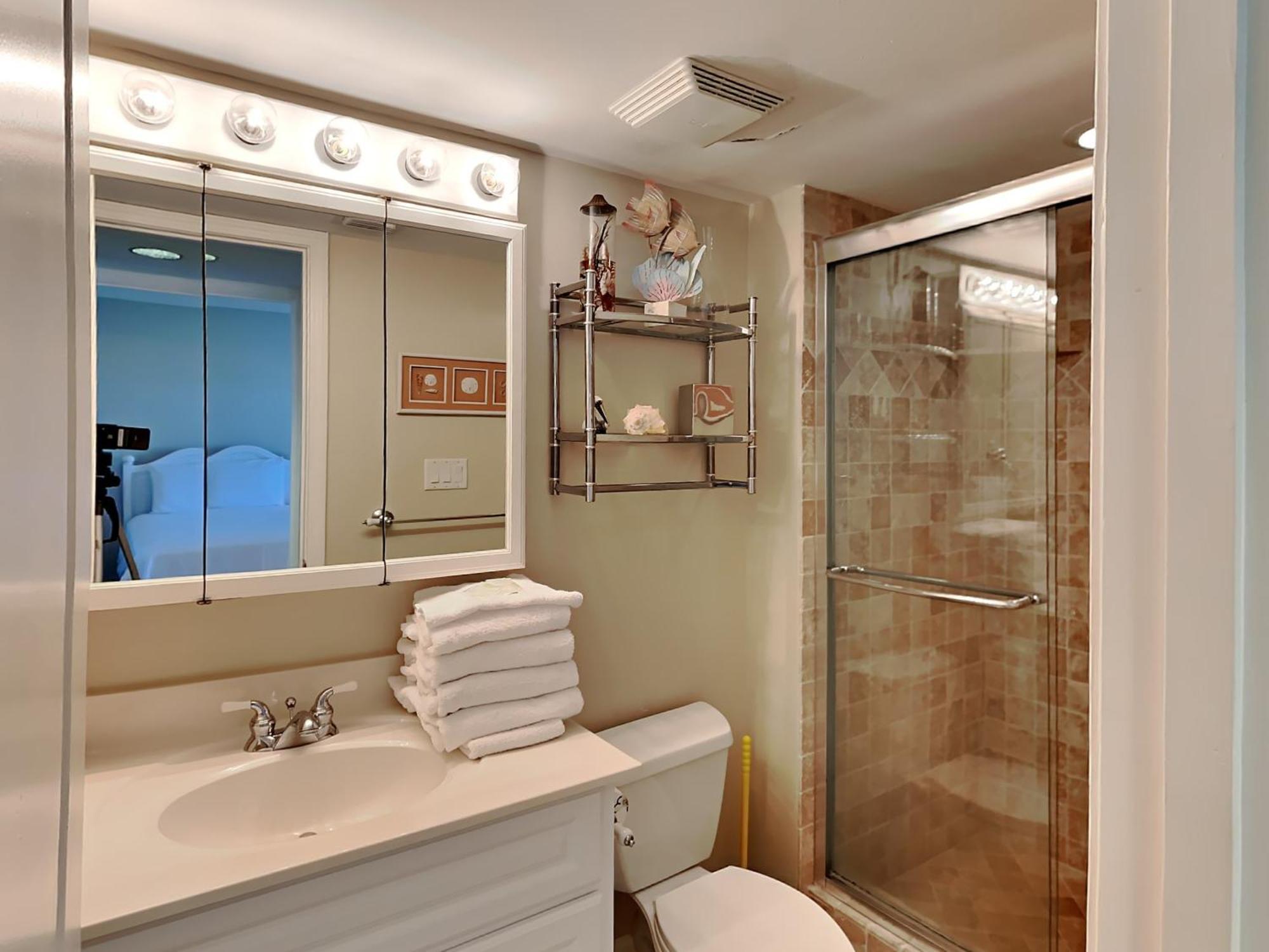 Apartment Regency Towers #605 West *