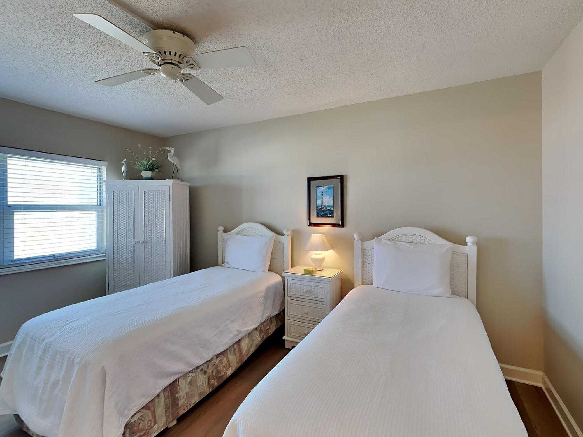 Apartment Regency Towers #605 West *