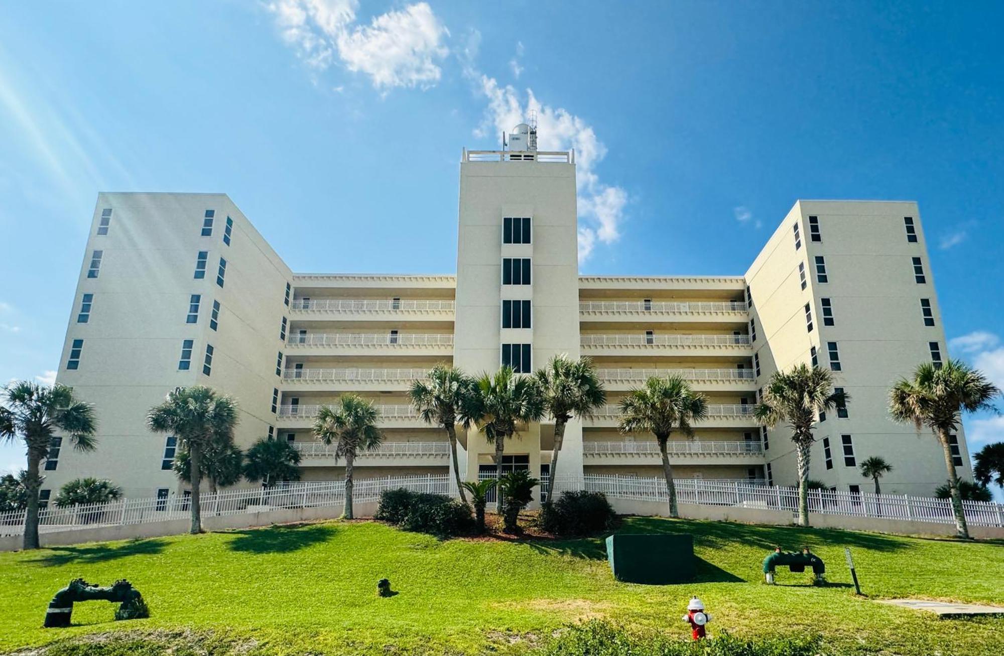 Pensacola, Oceanfront Paradise With Private Aparthotel