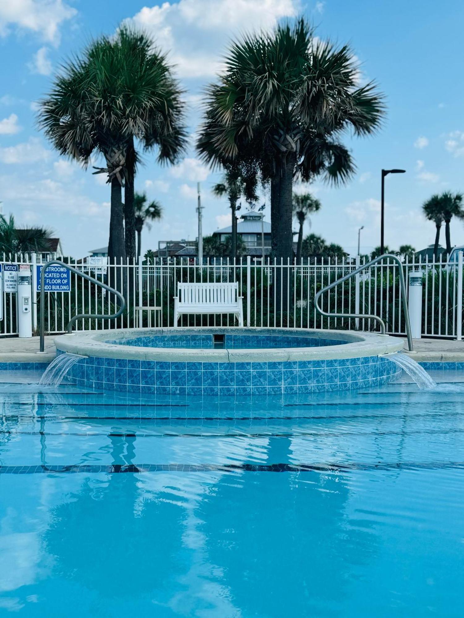 Aparthotel Pensacola, Oceanfront Paradise With Private Pensacola Beach