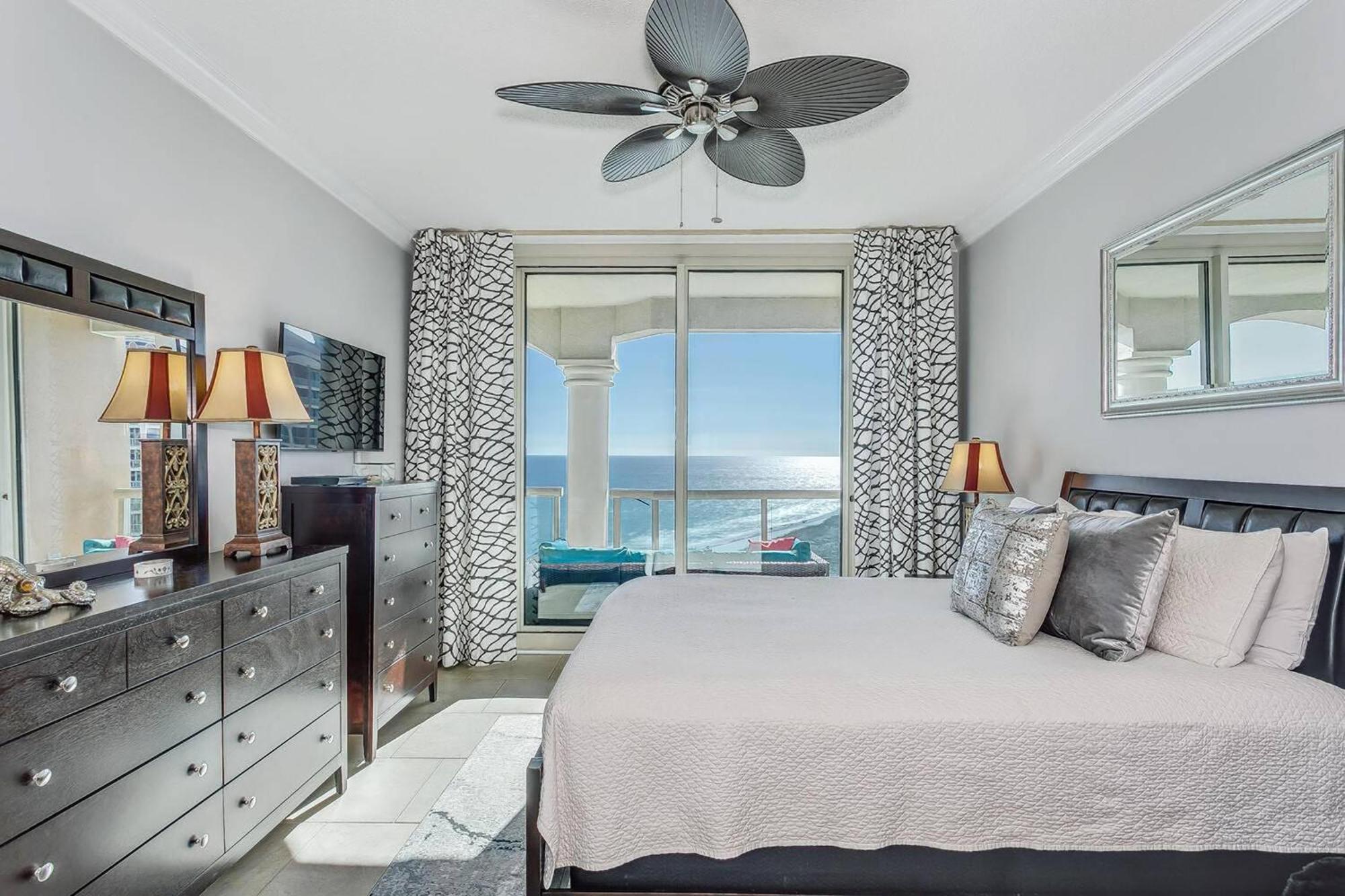 Portofino Tower 1 Unit 1802 Holiday home