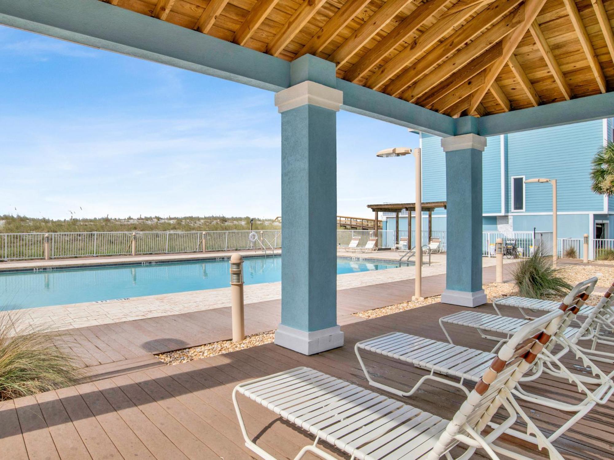 Awesome In Pensacola With Outdoor Swimming Pool And 3 Bedrooms Apartment *