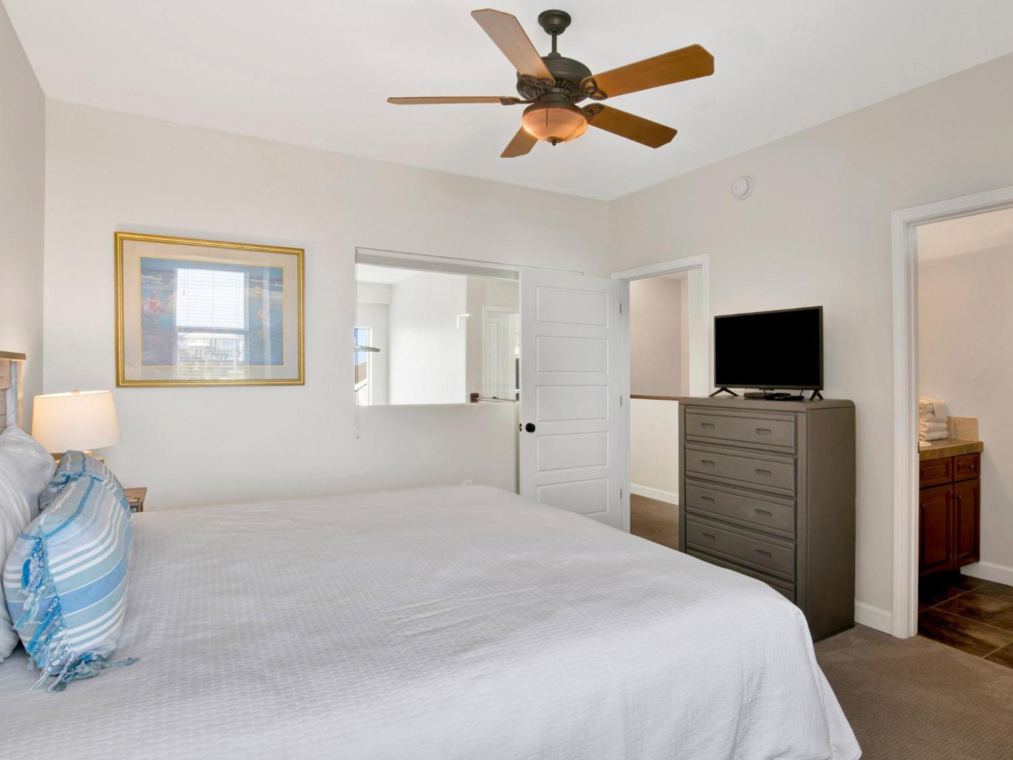 Awesome In Pensacola With Outdoor Swimming Pool And 3 Bedrooms