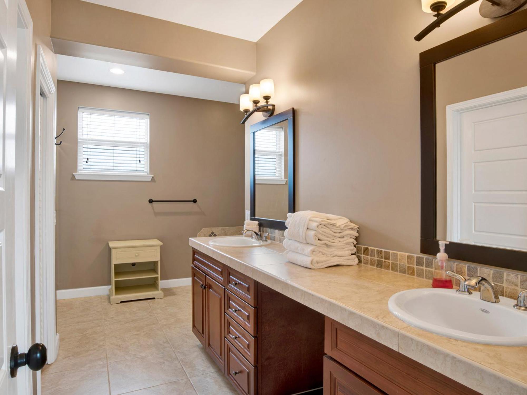 Awesome In Pensacola With Outdoor Swimming Pool And 3 Bedrooms *