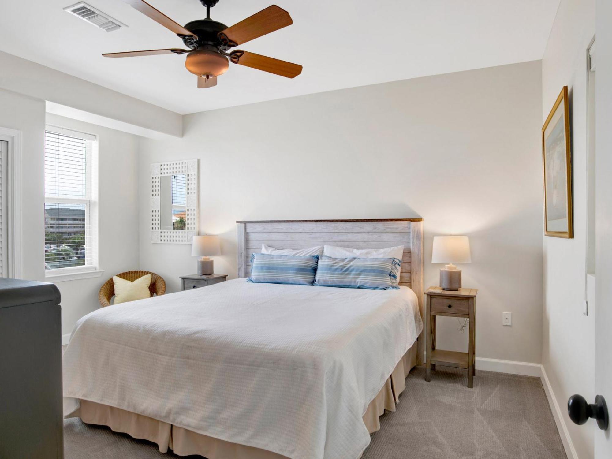 Awesome In Pensacola With Outdoor Swimming Pool And 3 Bedrooms Apartment