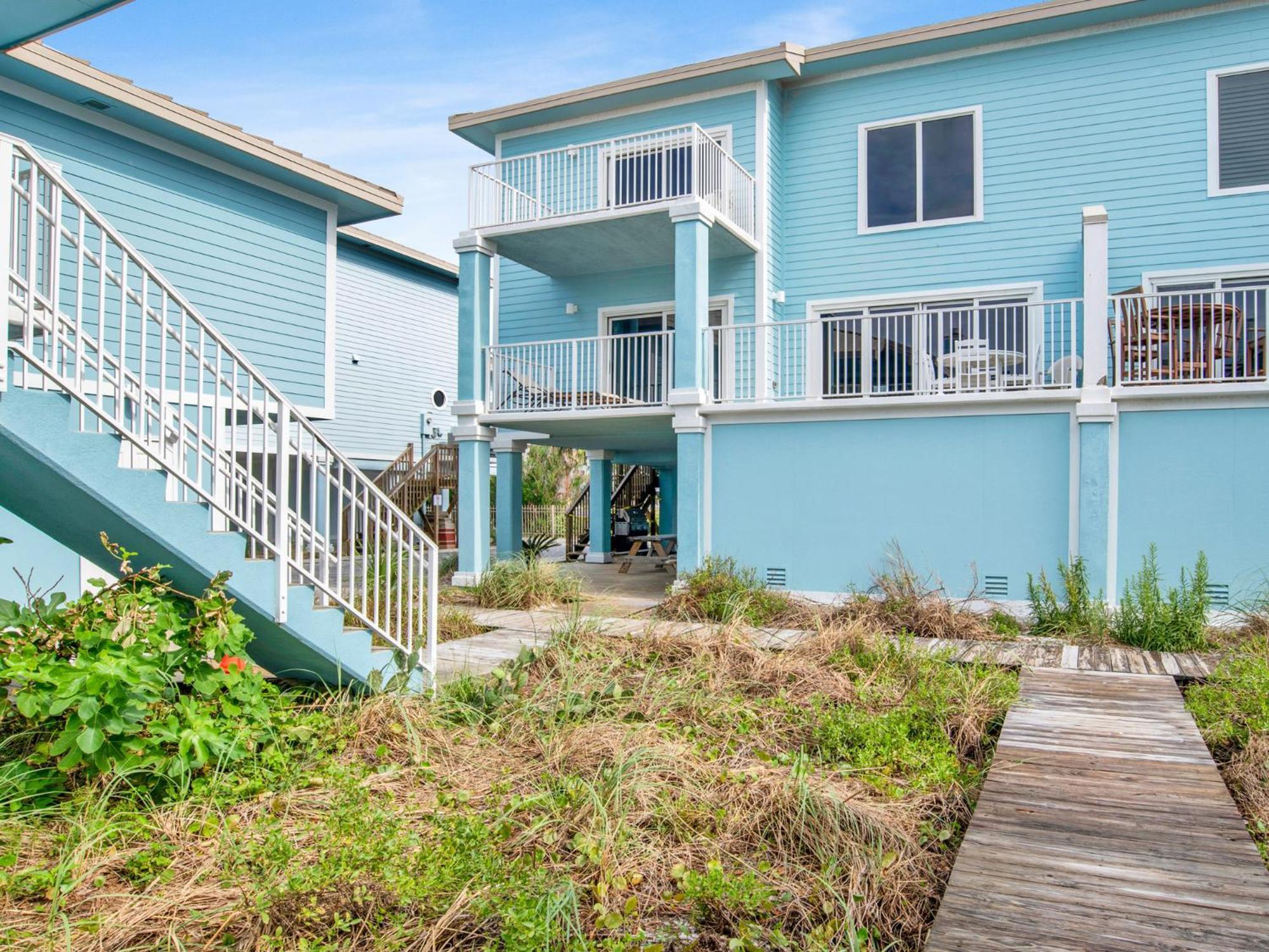 Awesome In Pensacola With Outdoor Swimming Pool And 3 Bedrooms Apartment *