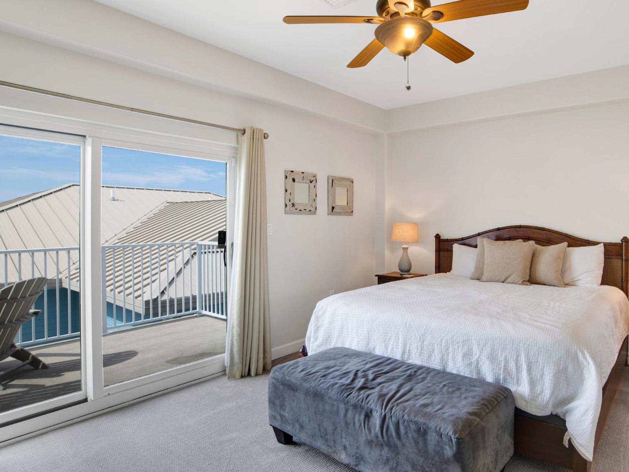 Awesome In Pensacola With Outdoor Swimming Pool And 3 Bedrooms
