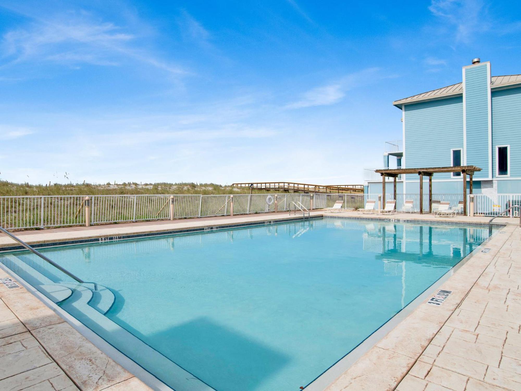 Awesome In Pensacola With Outdoor Swimming Pool And 3 Bedrooms Apartment *