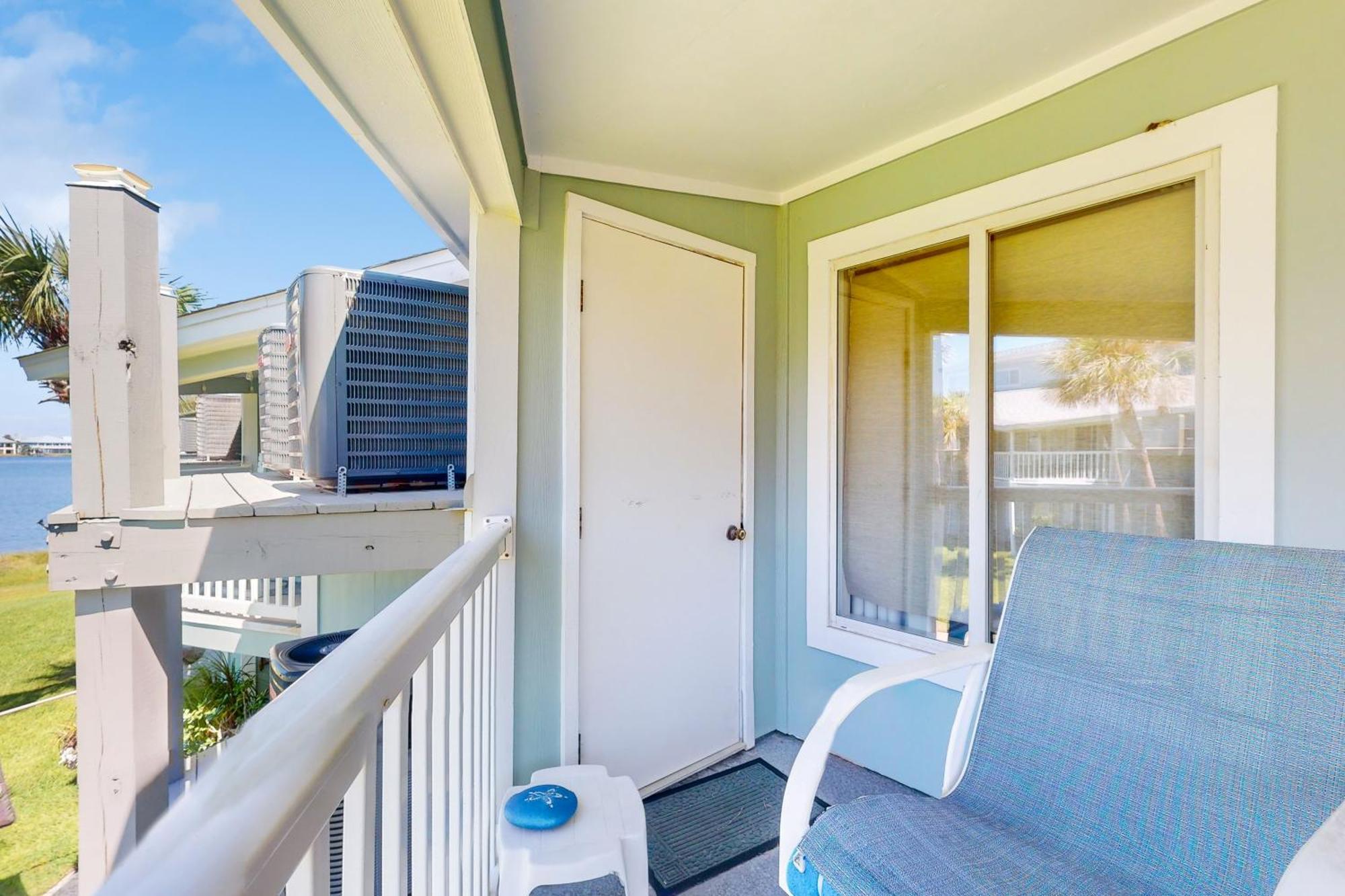 Dollar E205 Apartment