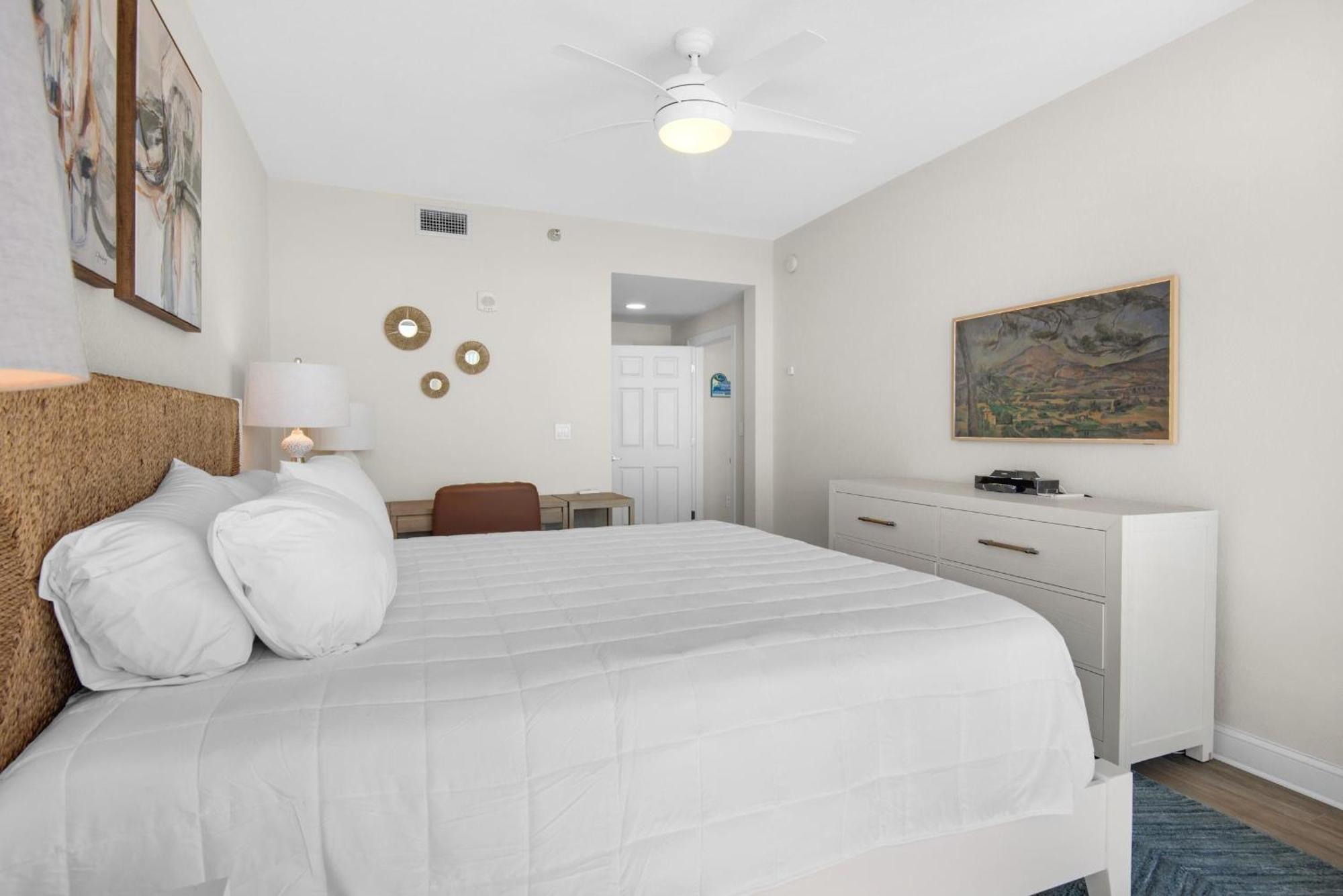 Emerald Dolphin Unit 1520 * Pensacola Beach