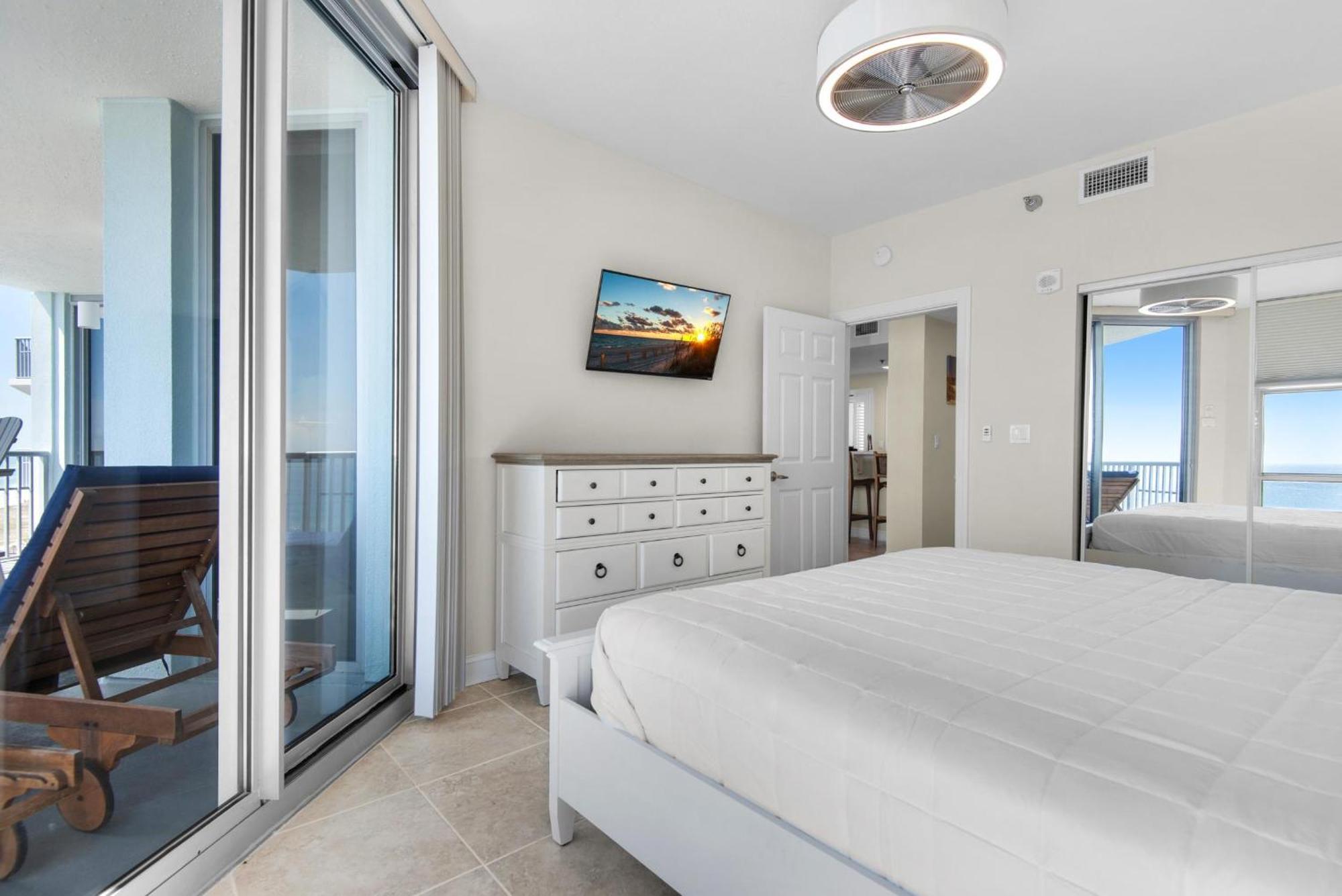 Emerald Dolphin Unit 1520 Holiday home