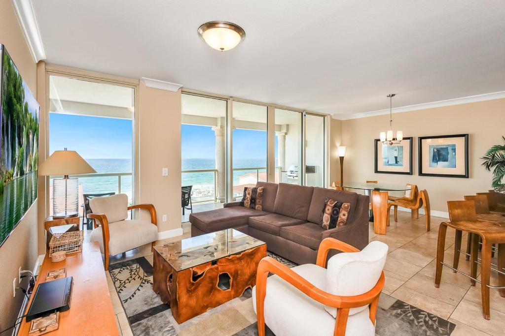 Apartment Club Gulf Front 3b - 502