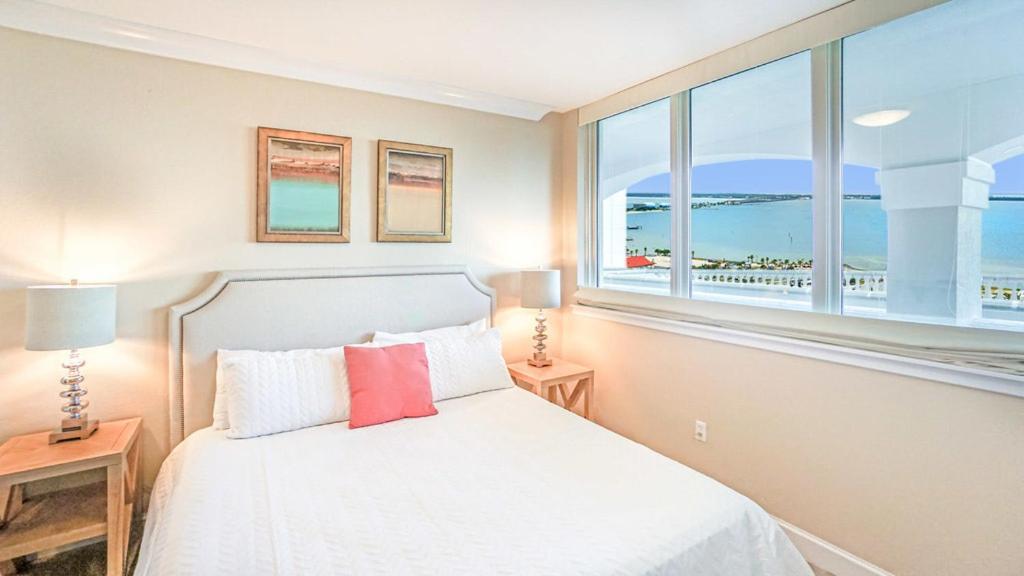 Apartment Club Gulf Front 3b - 402 *