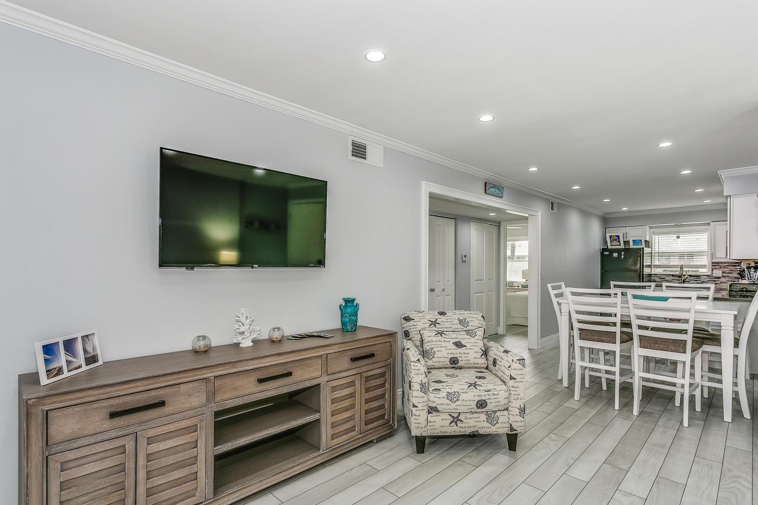 On The Gulf 2b Townhome - B7 Holiday home