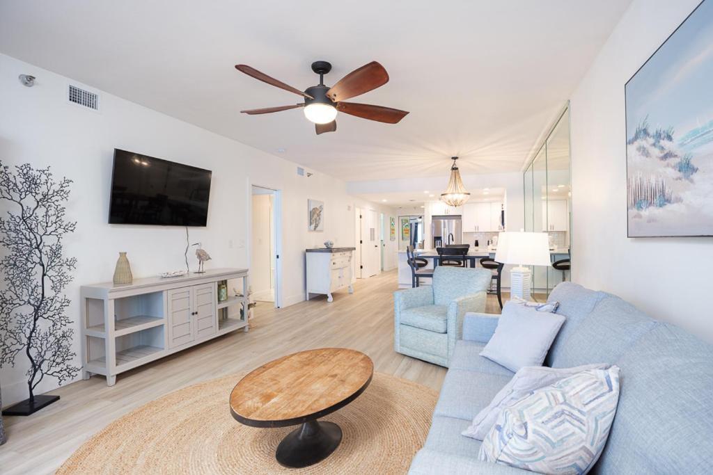 Emerald Isle Gulf Front 2b - 805 *
