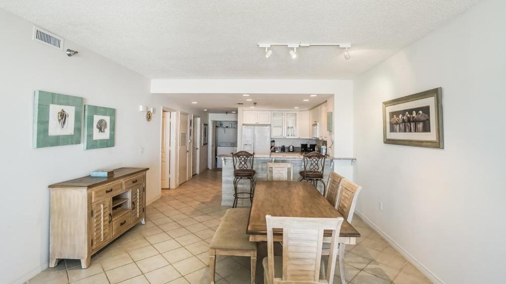 Apartment Emerald Isle Gulf Front 2b - 303 Pensacola Beach