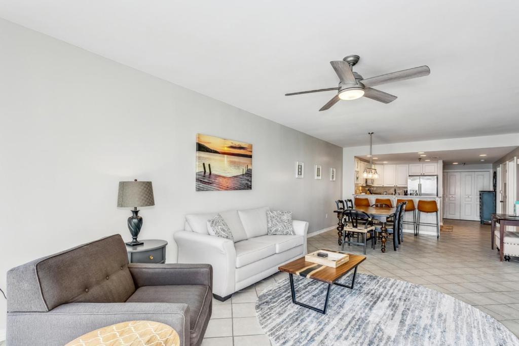 Emerald Isle Gulf Front 2b - 1604 *