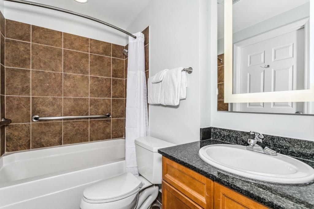 Club 2b - 301a Apartment