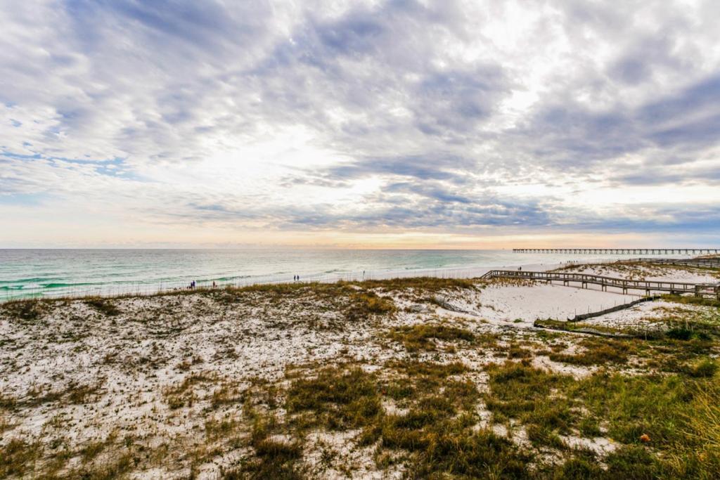 Club 2b - 201a * Pensacola Beach