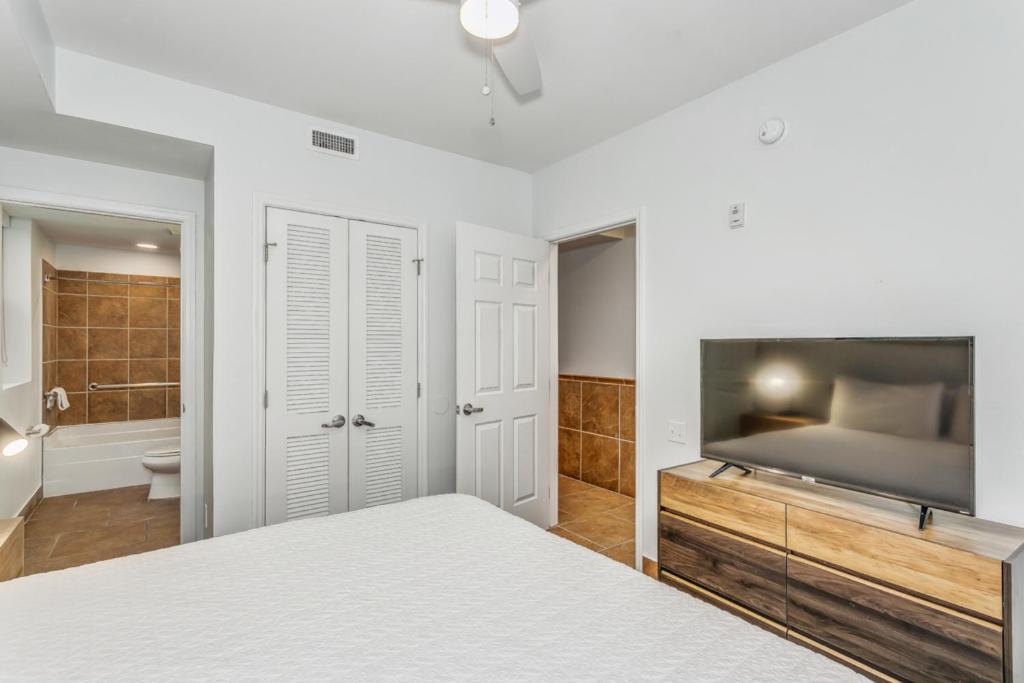 Apartment Club 2b - 201a Pensacola Beach
