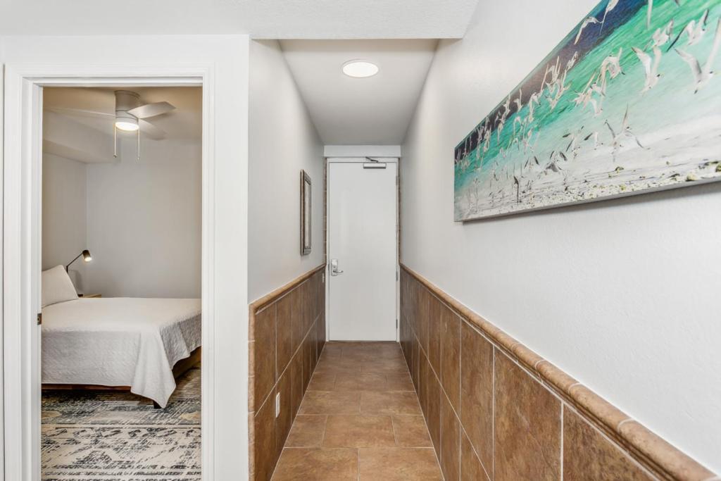 Club 1b - 205b Apartment *
