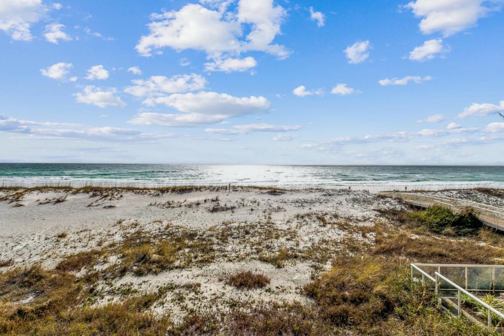 Club 1b - 205b * Pensacola Beach