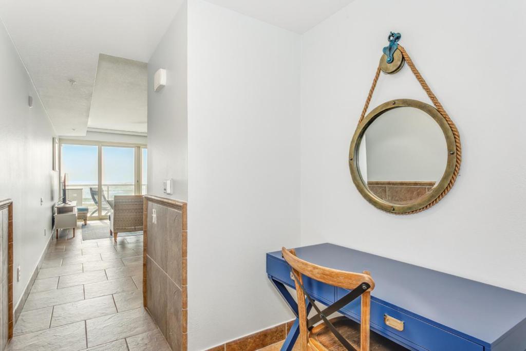 Club 1b - 205b * Pensacola Beach