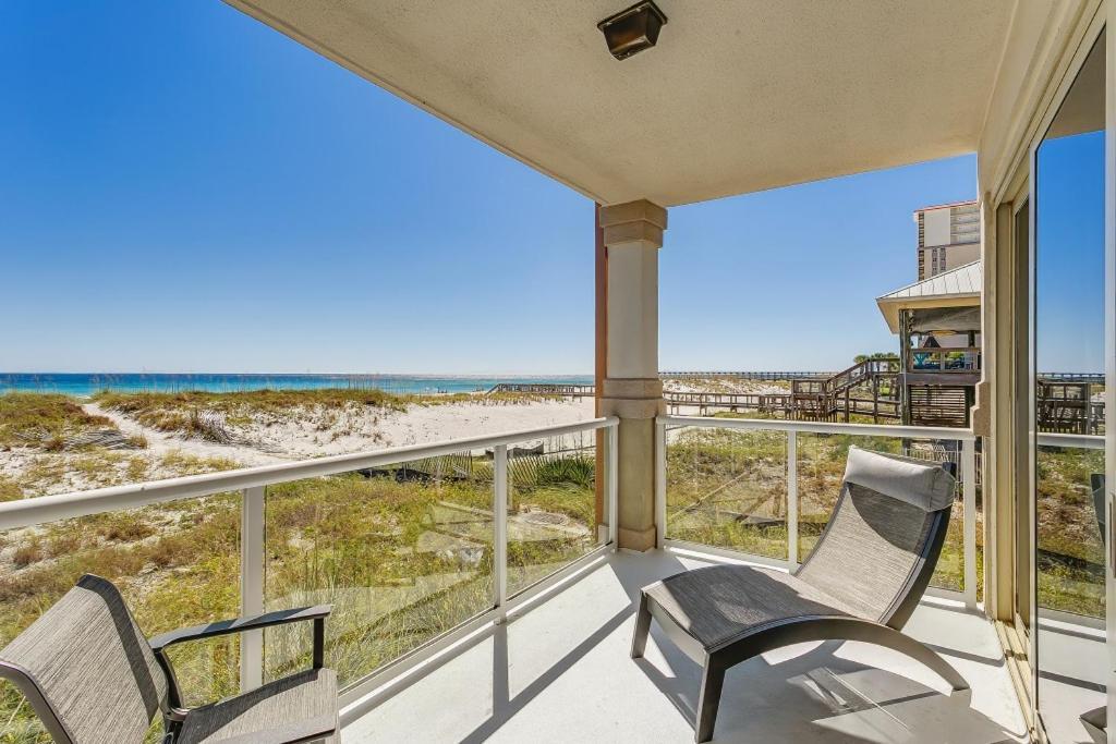 Club 2b - 106a * Pensacola Beach