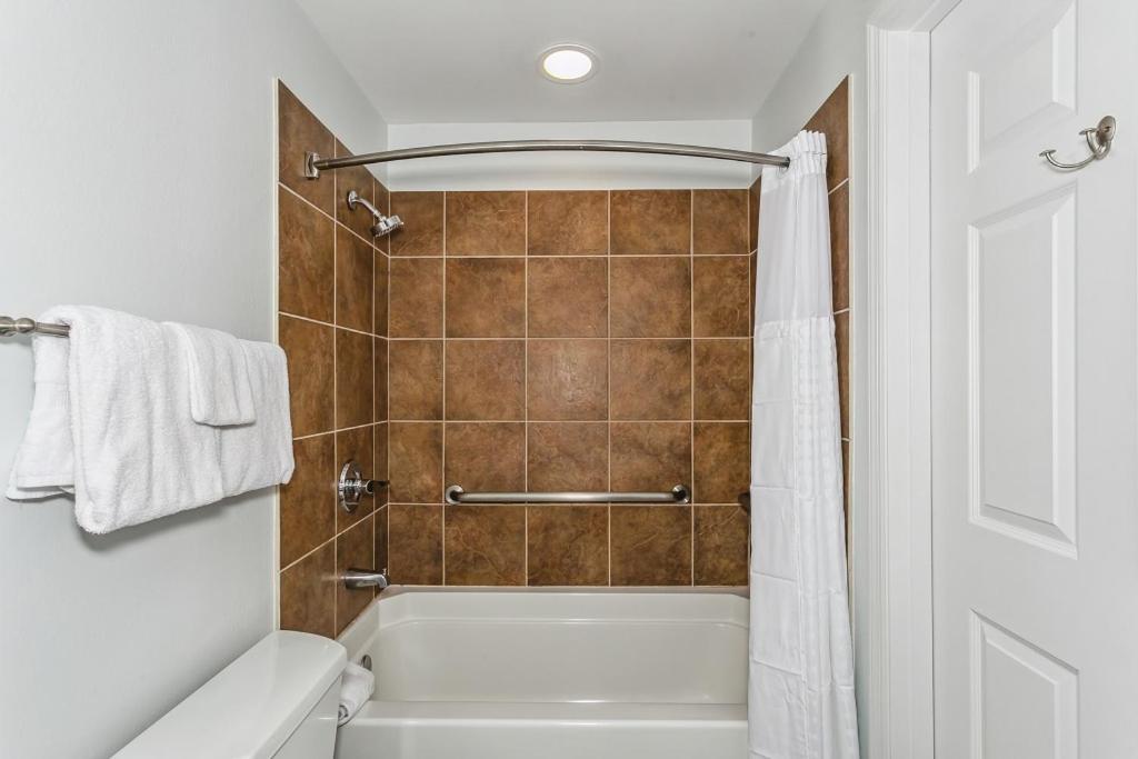 Club 2b - 106a Apartment