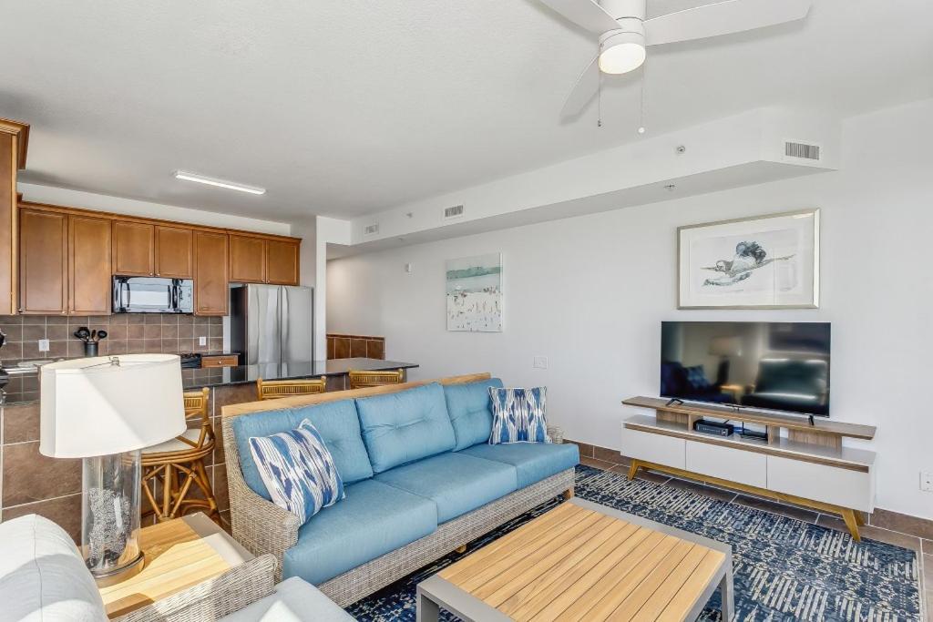 Club 2b - 106a * Pensacola Beach
