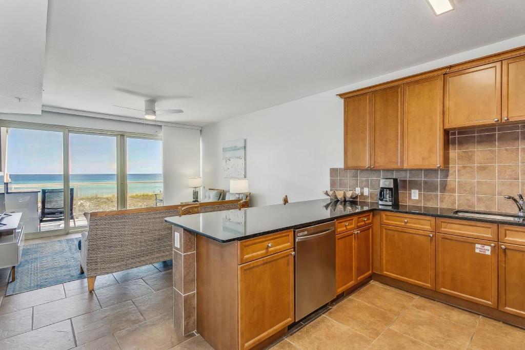 Club 1b - 203a Pensacola Beach