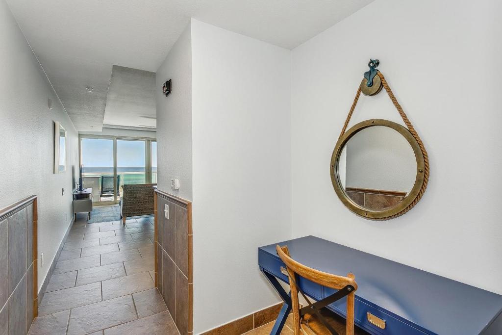 Club 1b - 203a Apartment