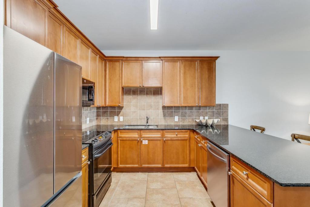 Club 1b - 104a Apartment