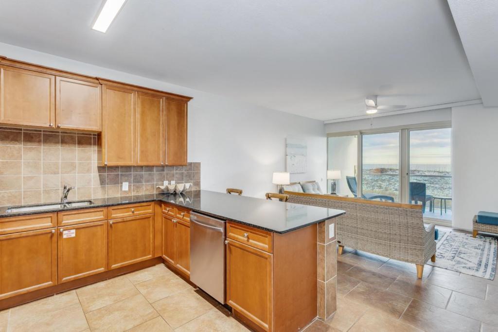 Club 1b - 104a Apartment Pensacola Beach