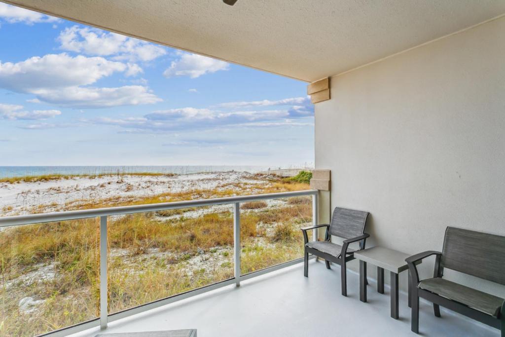 Club 1b - 103b Apartment