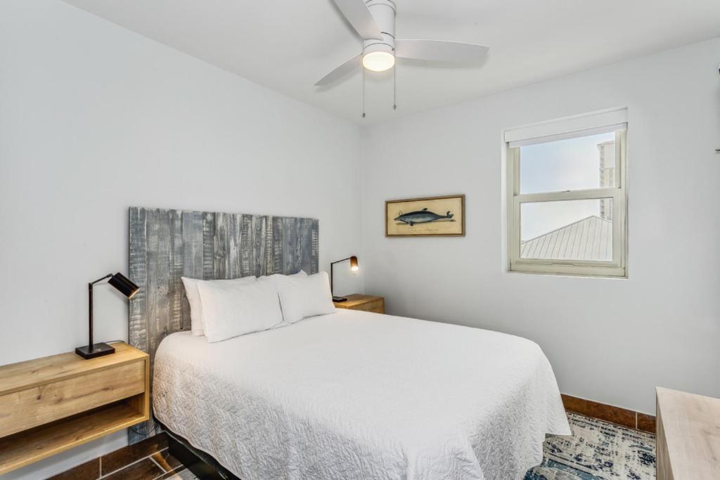 Club 2b - 201a By Premier Island Management Group * Pensacola Beach