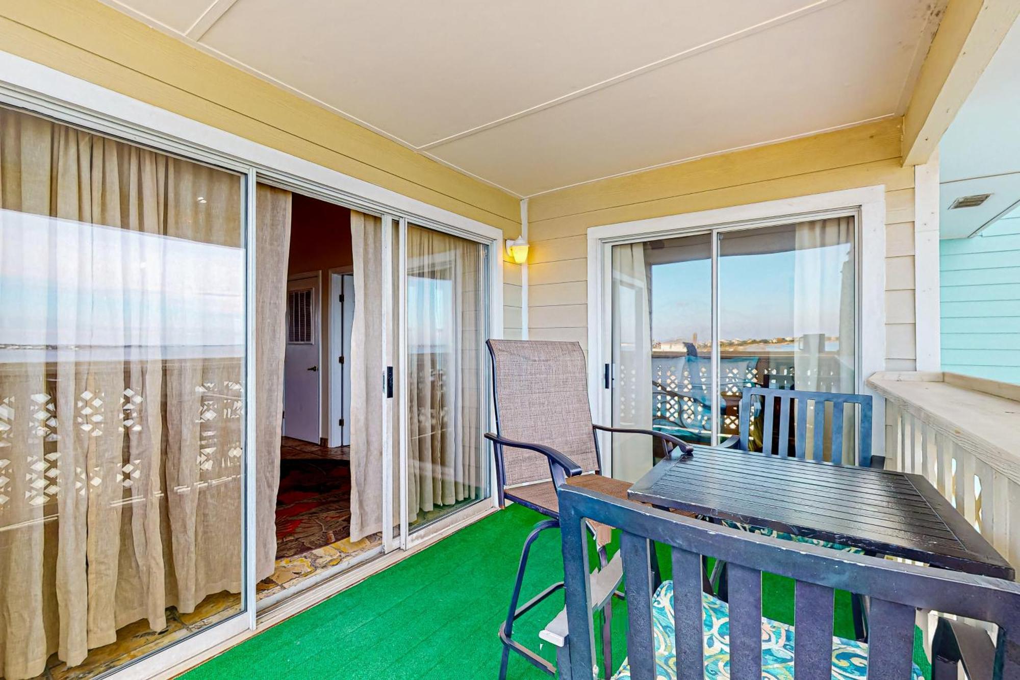 Bayview Escape * Pensacola Beach