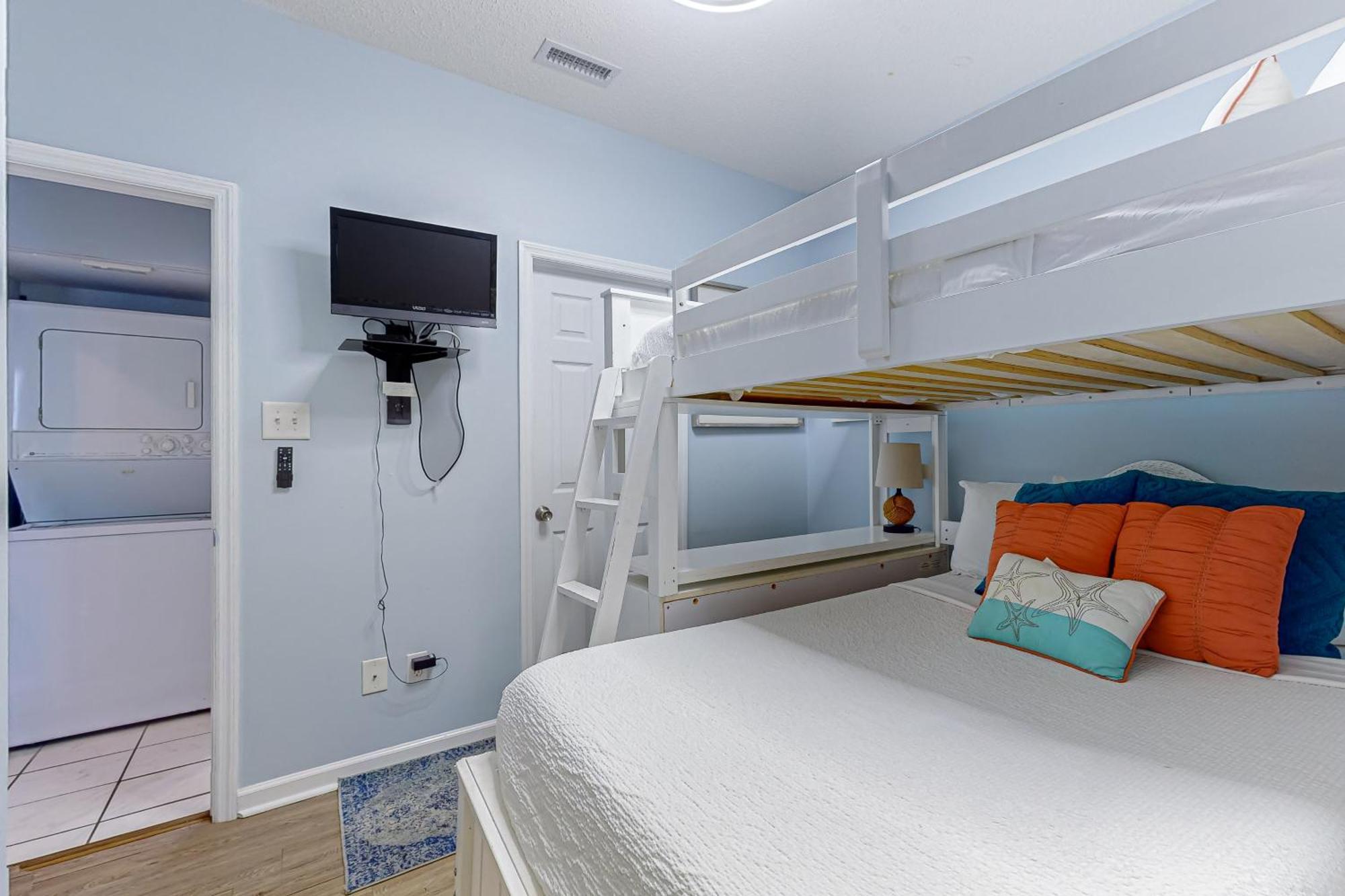 Baywatch F2 Apartment Pensacola Beach