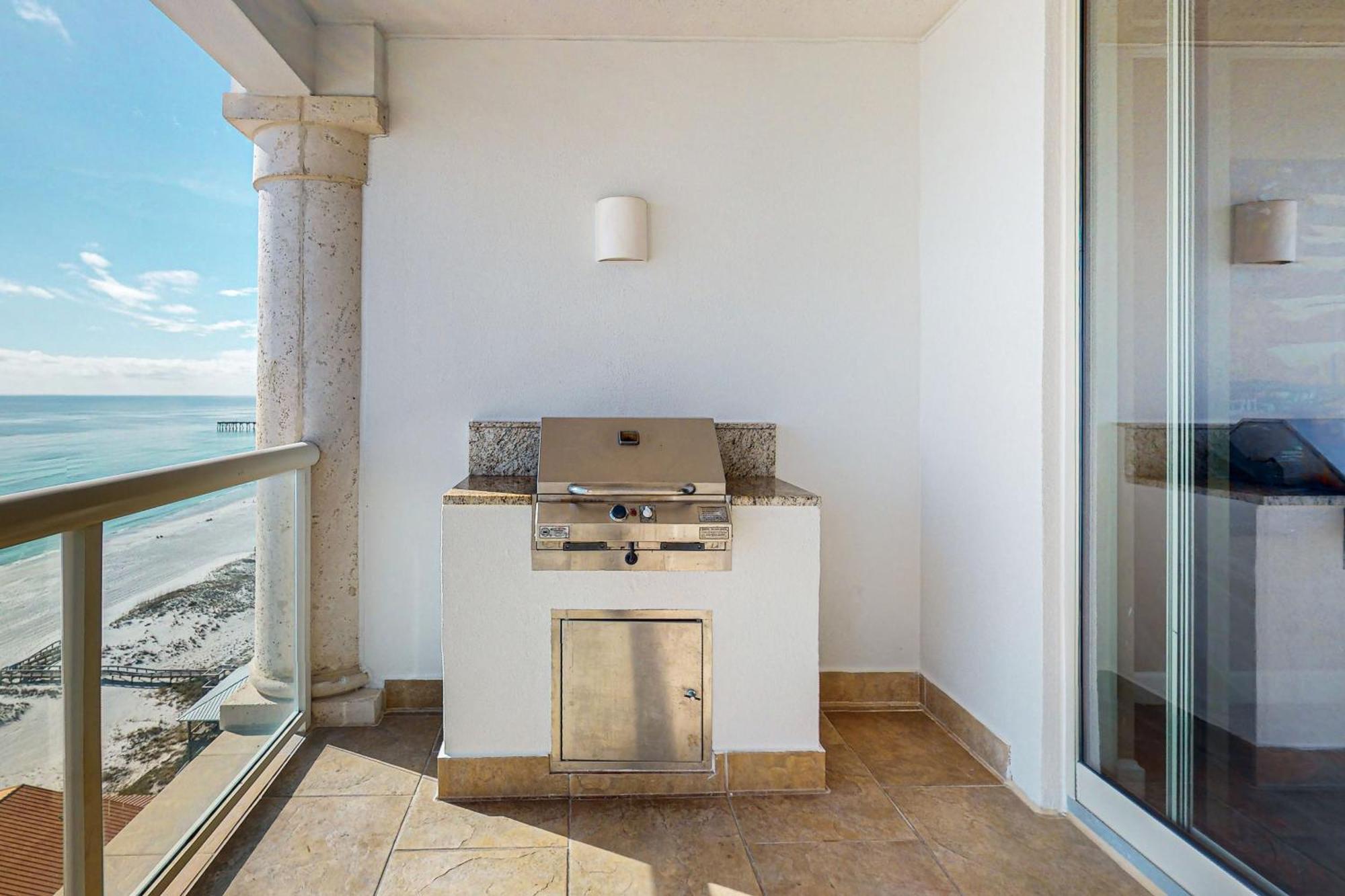 Club 1502 Apartment *