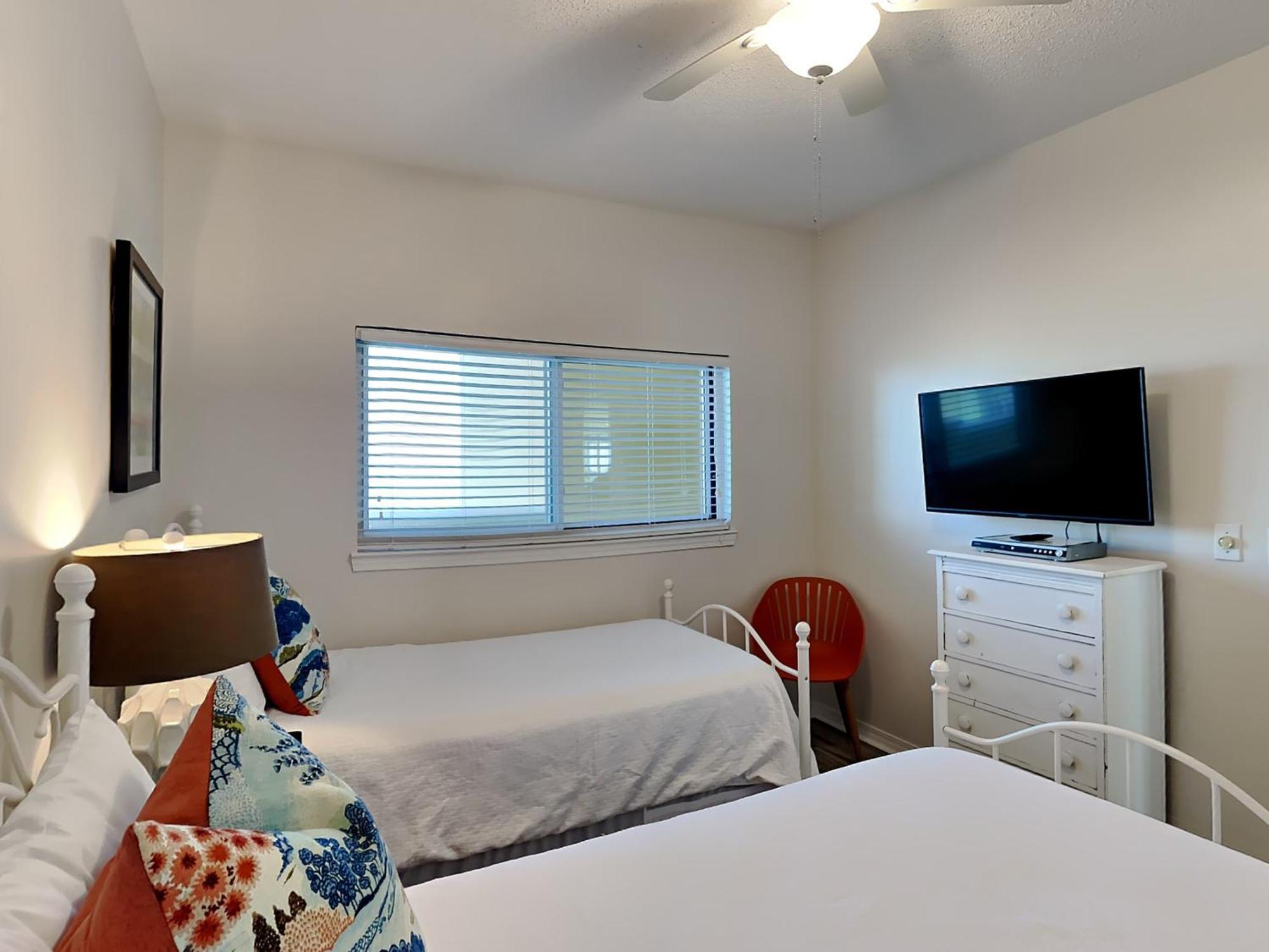 Apartment Emerald Isle #905 *